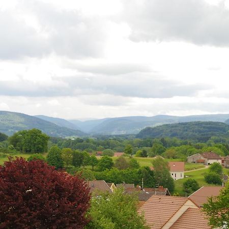 Gite Mentrel Champ-le-Duc Bagian luar foto