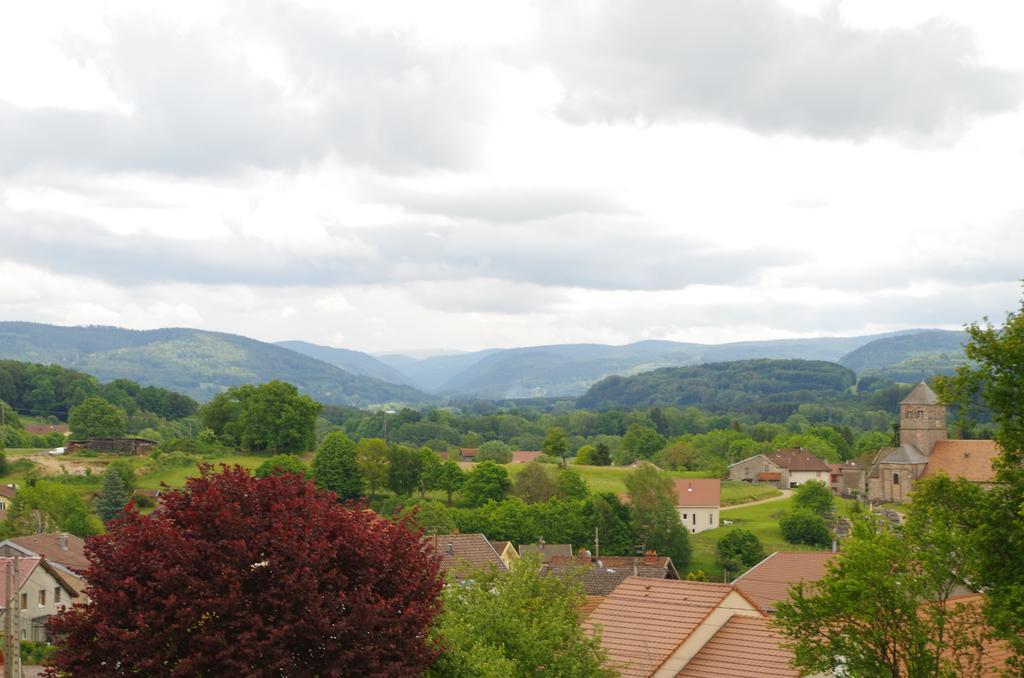 Gite Mentrel Champ-le-Duc Bagian luar foto