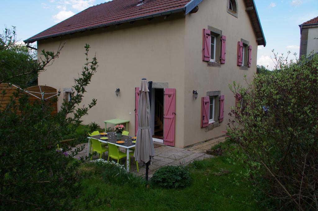 Gite Mentrel Champ-le-Duc Bagian luar foto