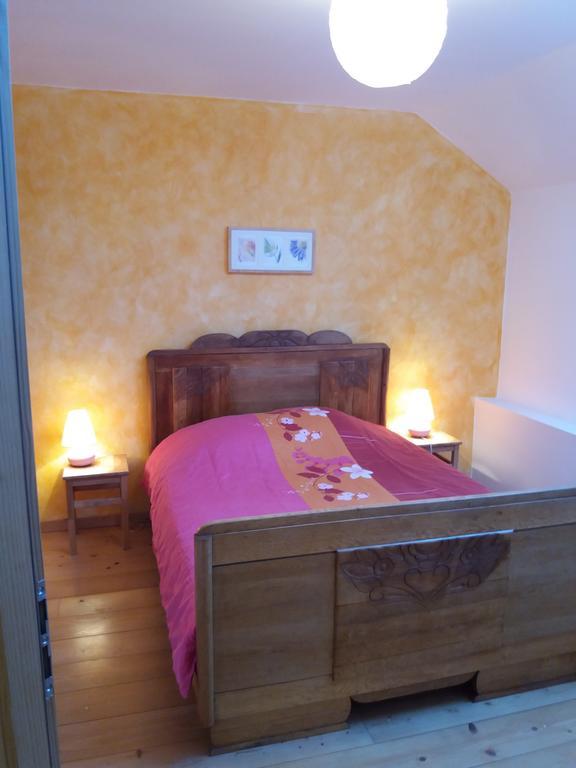 Gite Mentrel Champ-le-Duc Bagian luar foto